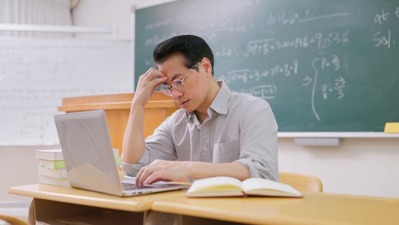 普通师范生,难逾“选秀墙”